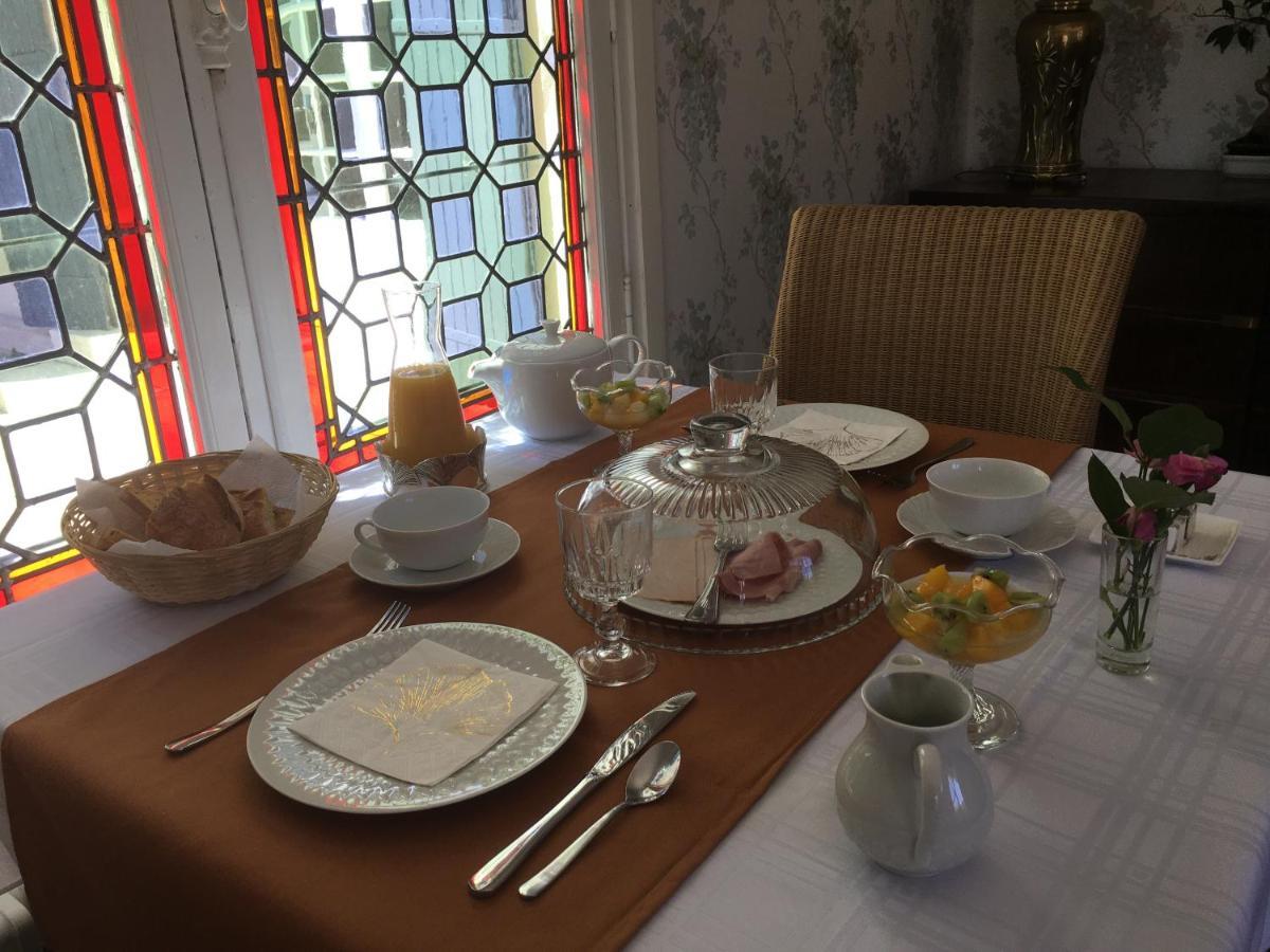 Bed and Breakfast Manoir De L'Epine Saint-Severin Экстерьер фото