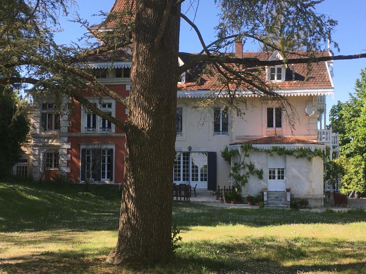 Bed and Breakfast Manoir De L'Epine Saint-Severin Экстерьер фото